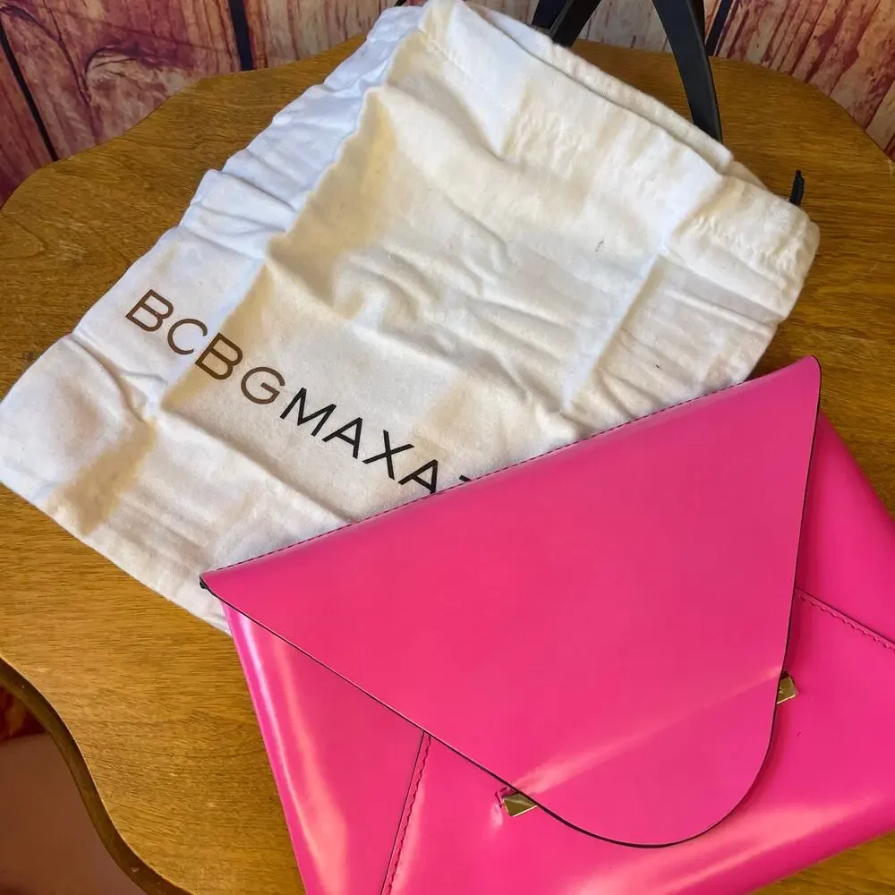 NWT BCBG Harlow Envelope Clutch Neon Hot Pink with Dustbag Barbie